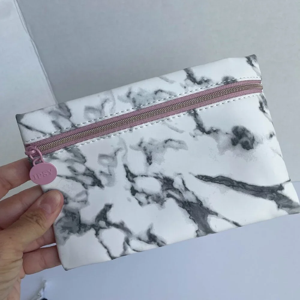 ipsy ***smoke free